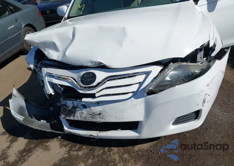 2011 Toyota Camry Le z USA, uszkodzony, nr VIN 4T1BF3EK6BU657606